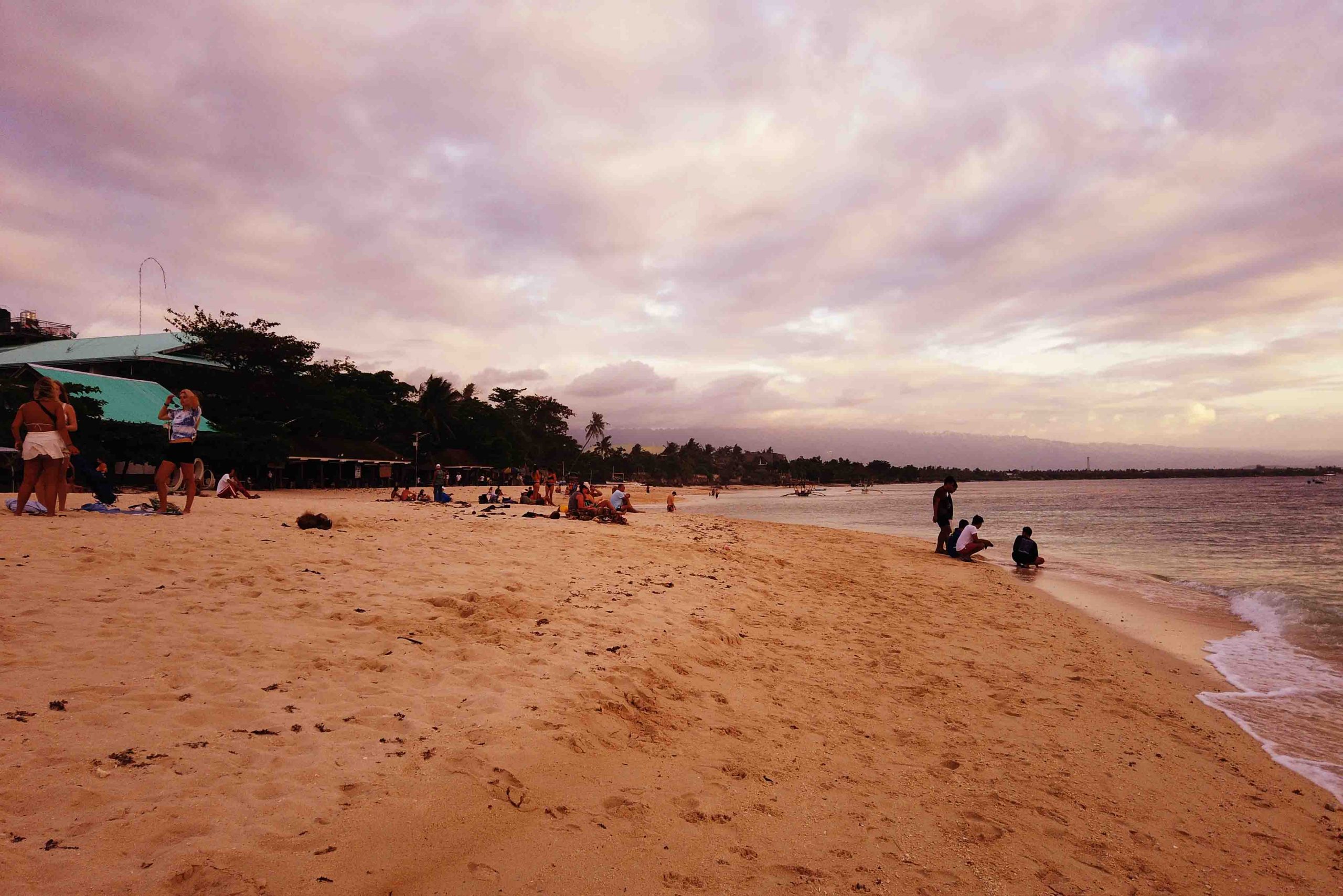 White beach Moalboal